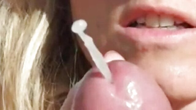 レズビアンはゴム製の雄鶏とクソを堕落させた。 女性 向け の エッチ な 無料 動画